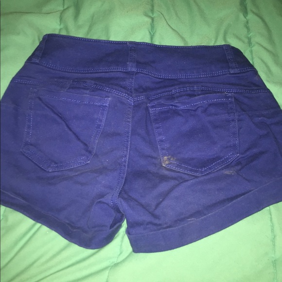 Shorts - Picture 2 of 2